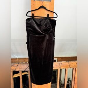 Brand new strapless velvet black dress by Express, Size XL